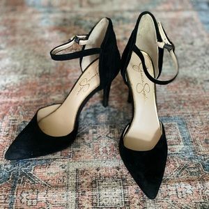 Jessica Simpson back heel